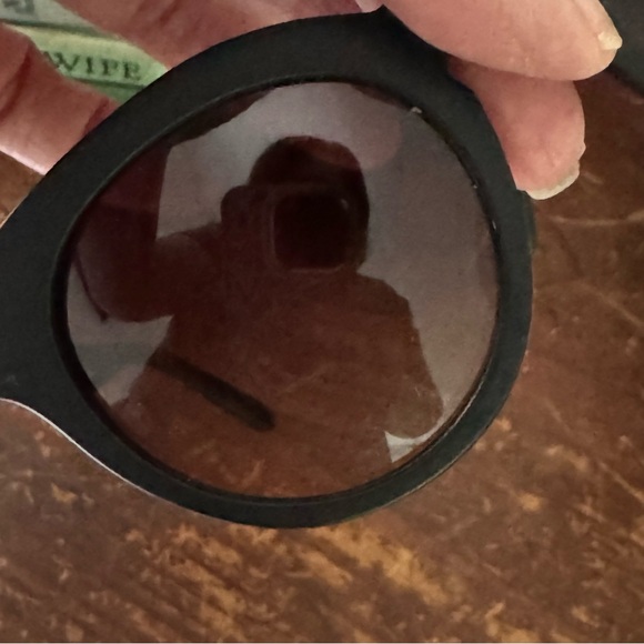 Tory Burch Black Round Gradient Sunglasses - Picture 13 of 15